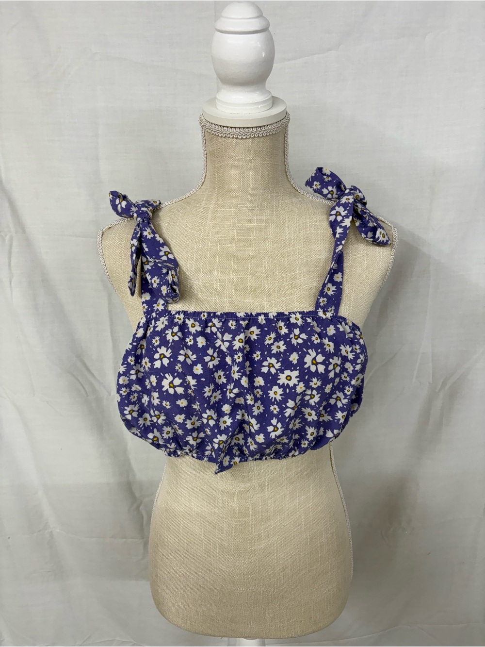 SHEIN Daisy Print Purple Cropped Tank Top Adjustable Straps 0X Flawed